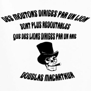 Des moutons dirigés par un lion