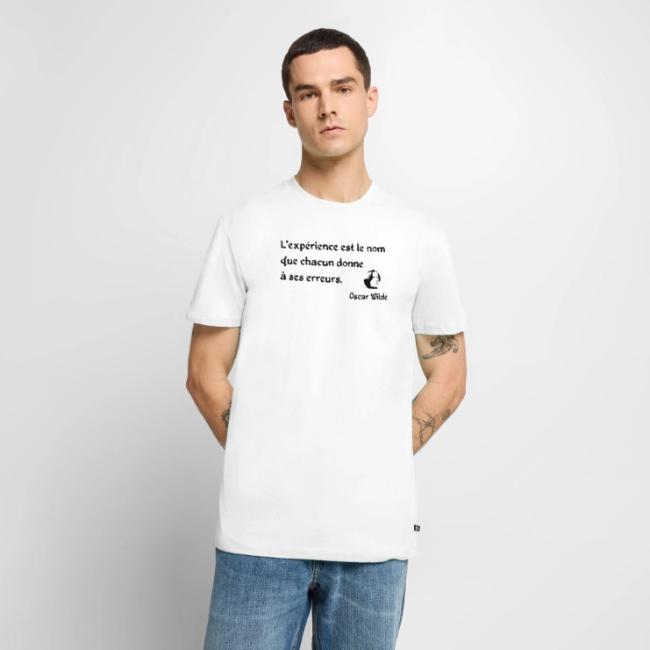 T-shirt : « L’expérience est le nom que chacun donne à ses erreurs », signé Oscar Wilde