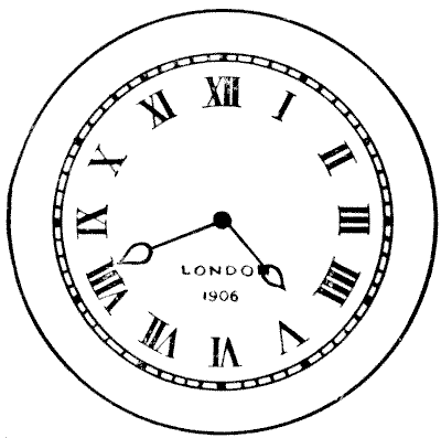 Cadran d'horloge gravé en 1917, à chiffres romains, dont les deux aiguilles de même longueur pointent vers le VIII et vers le IIII
